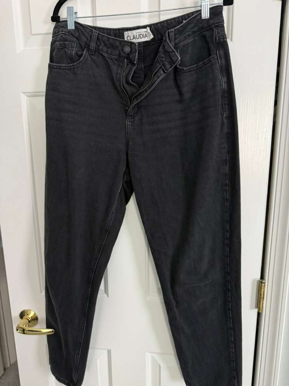 CLAUDIA DYNAMITE DENIM Straight Leg Jeans in Black